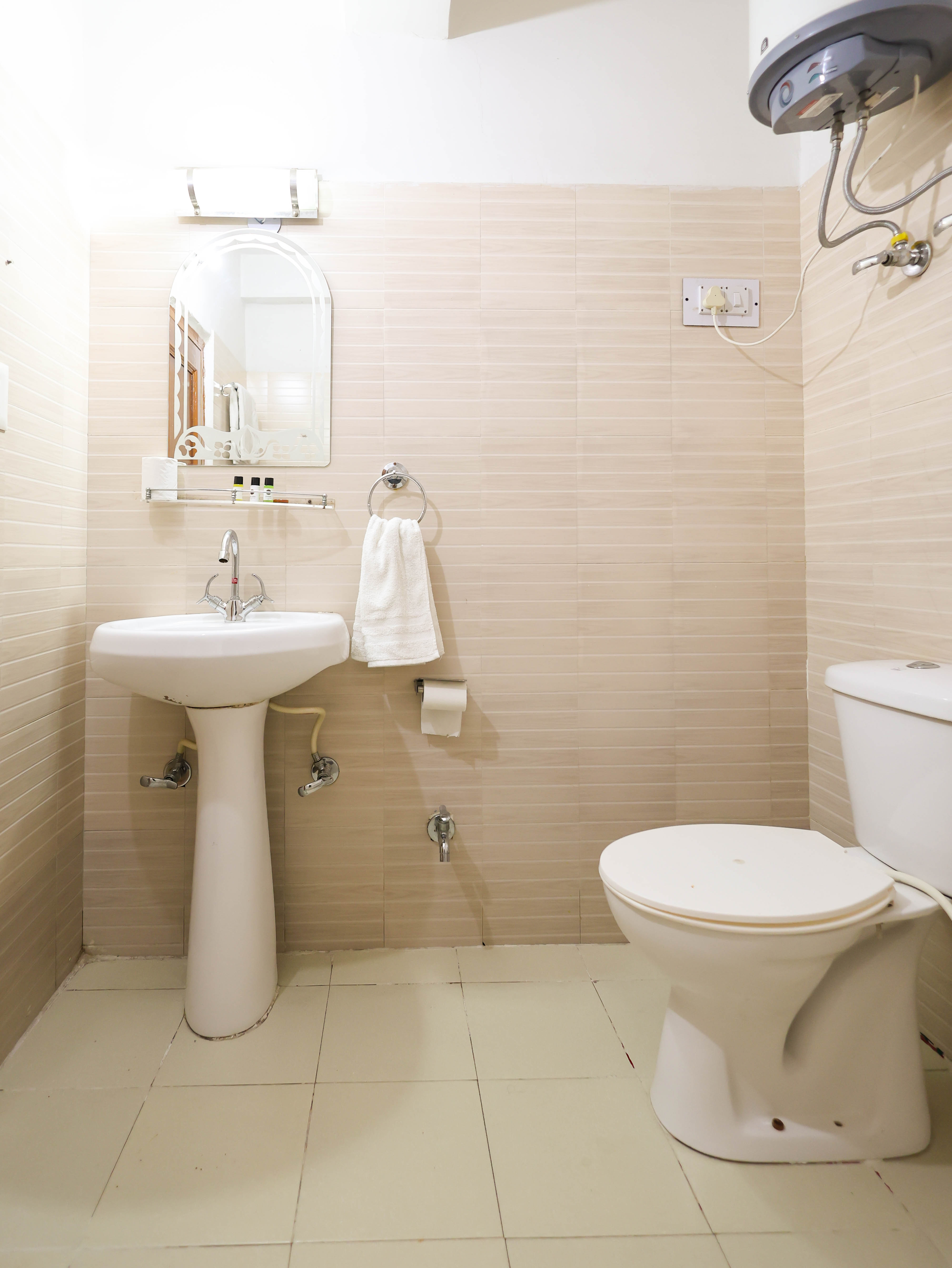 DELUXE ROOM WITH GARDEN VIEW Gallery