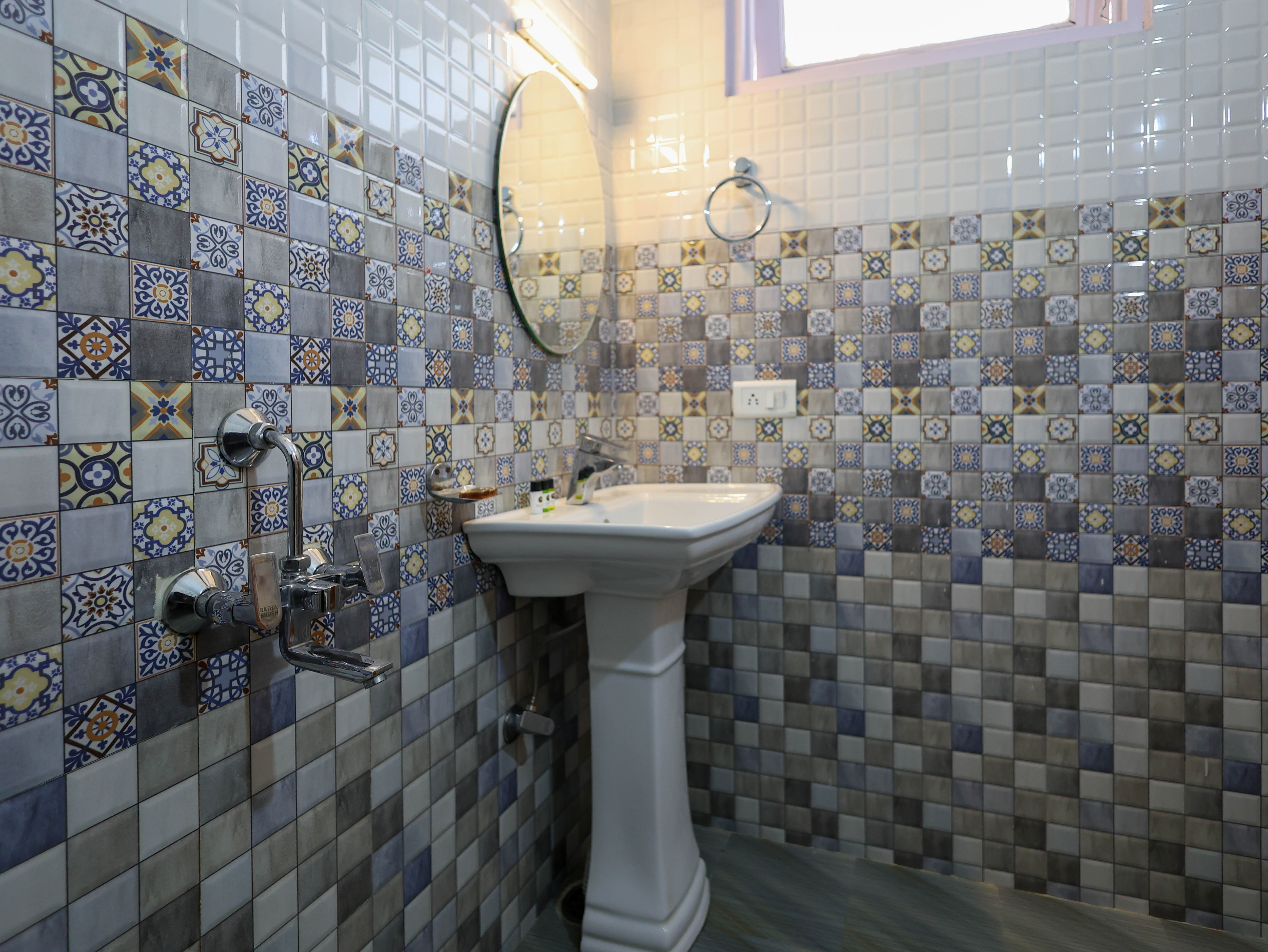 LUXURY ROOM WITH RIVER AND MOUNTAIN VIEW Gallery