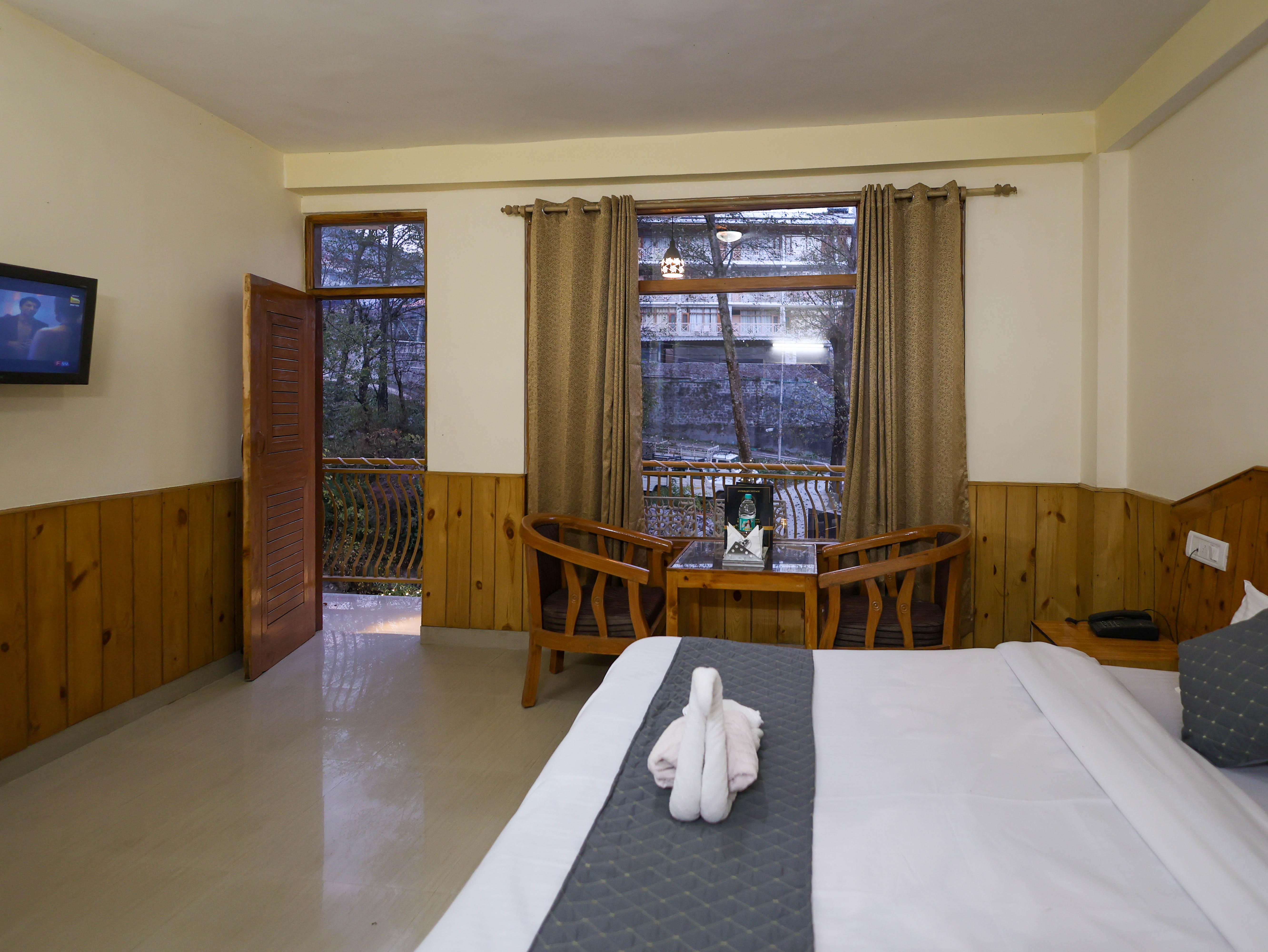 LUXURY ROOM WITH RIVER AND MOUNTAIN VIEW Gallery