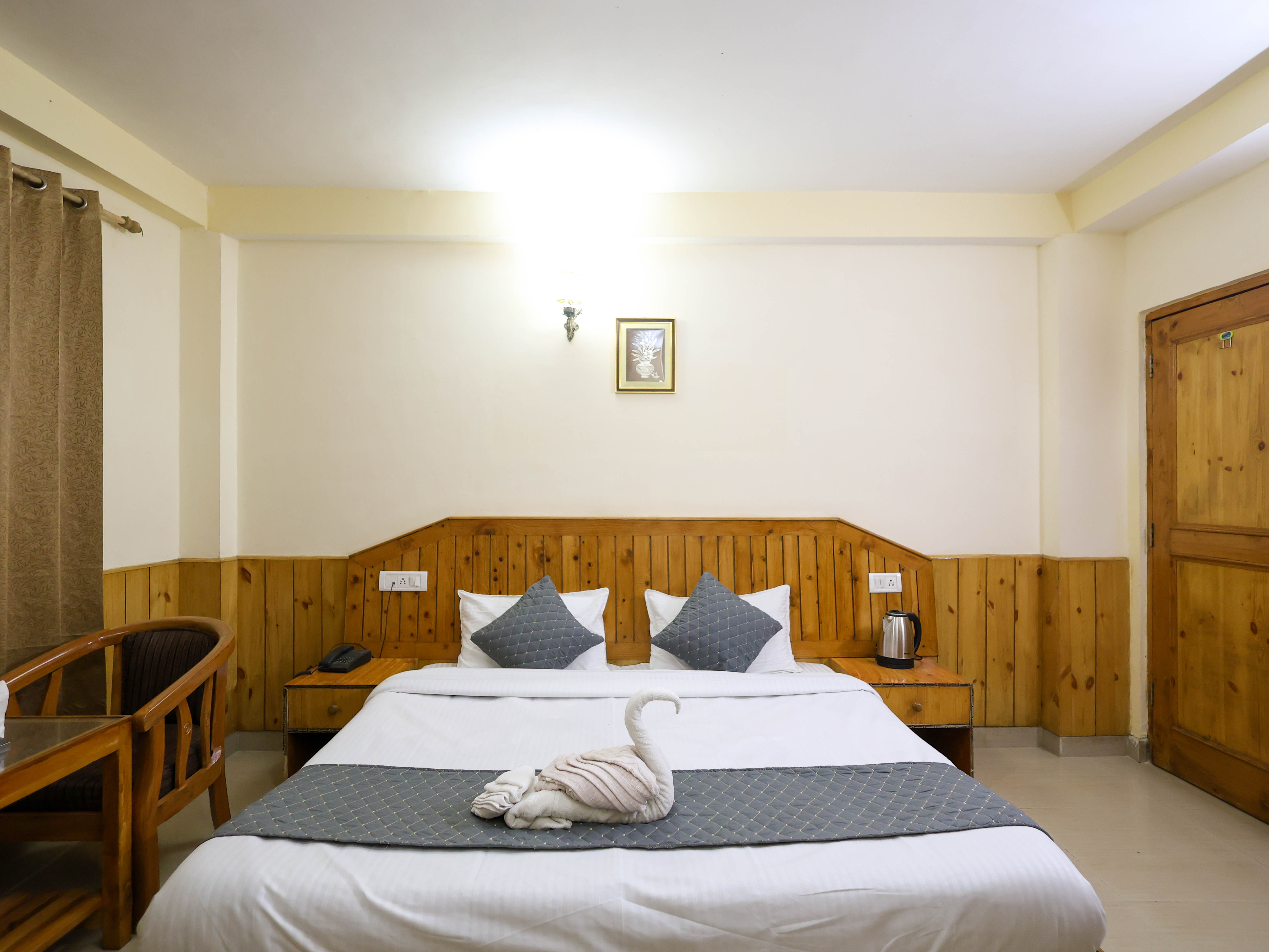 LUXURY ROOM WITH RIVER AND MOUNTAIN VIEW Gallery