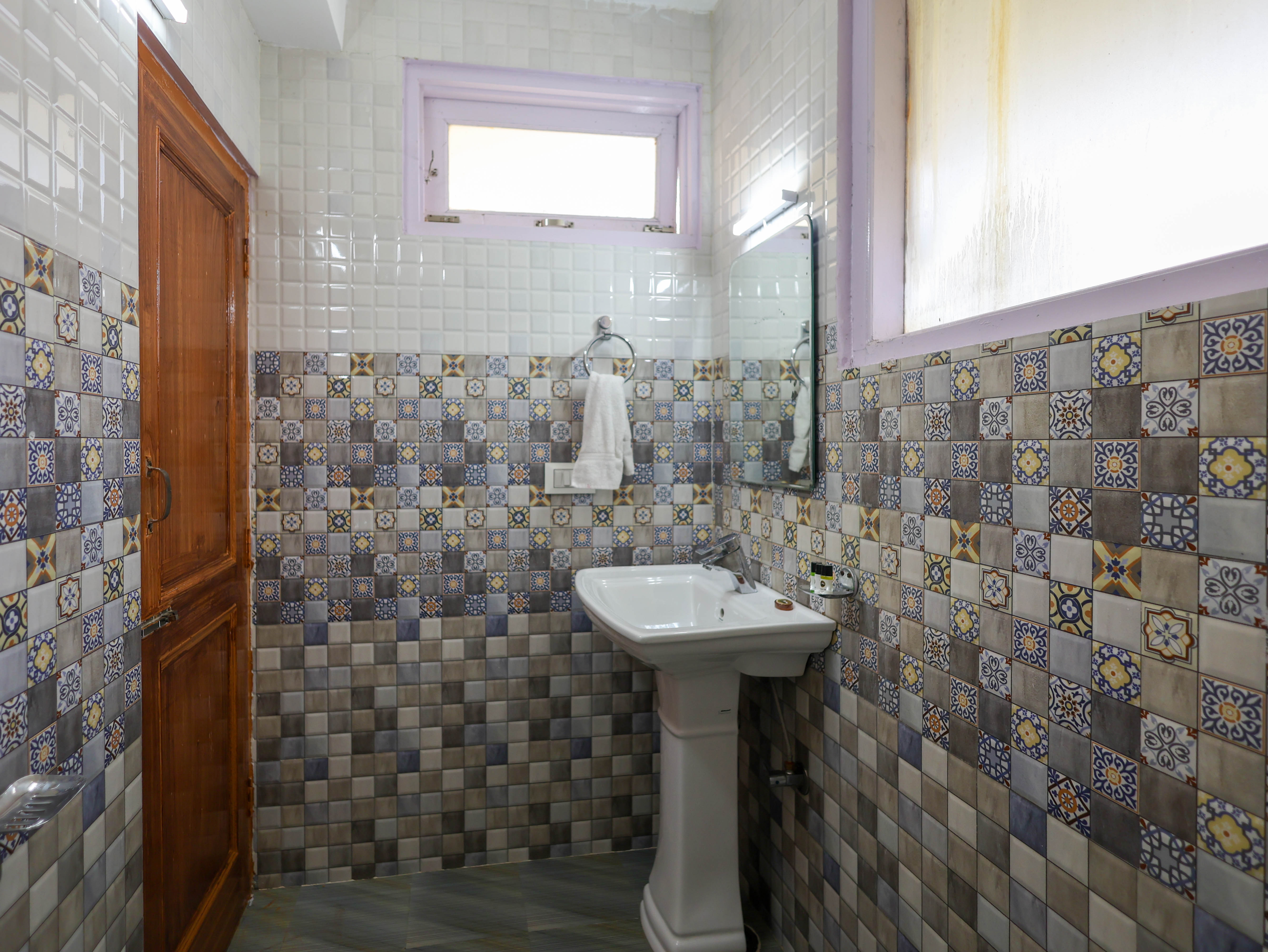 LUXURY ROOM WITH RIVER AND MOUNTAIN VIEW Gallery