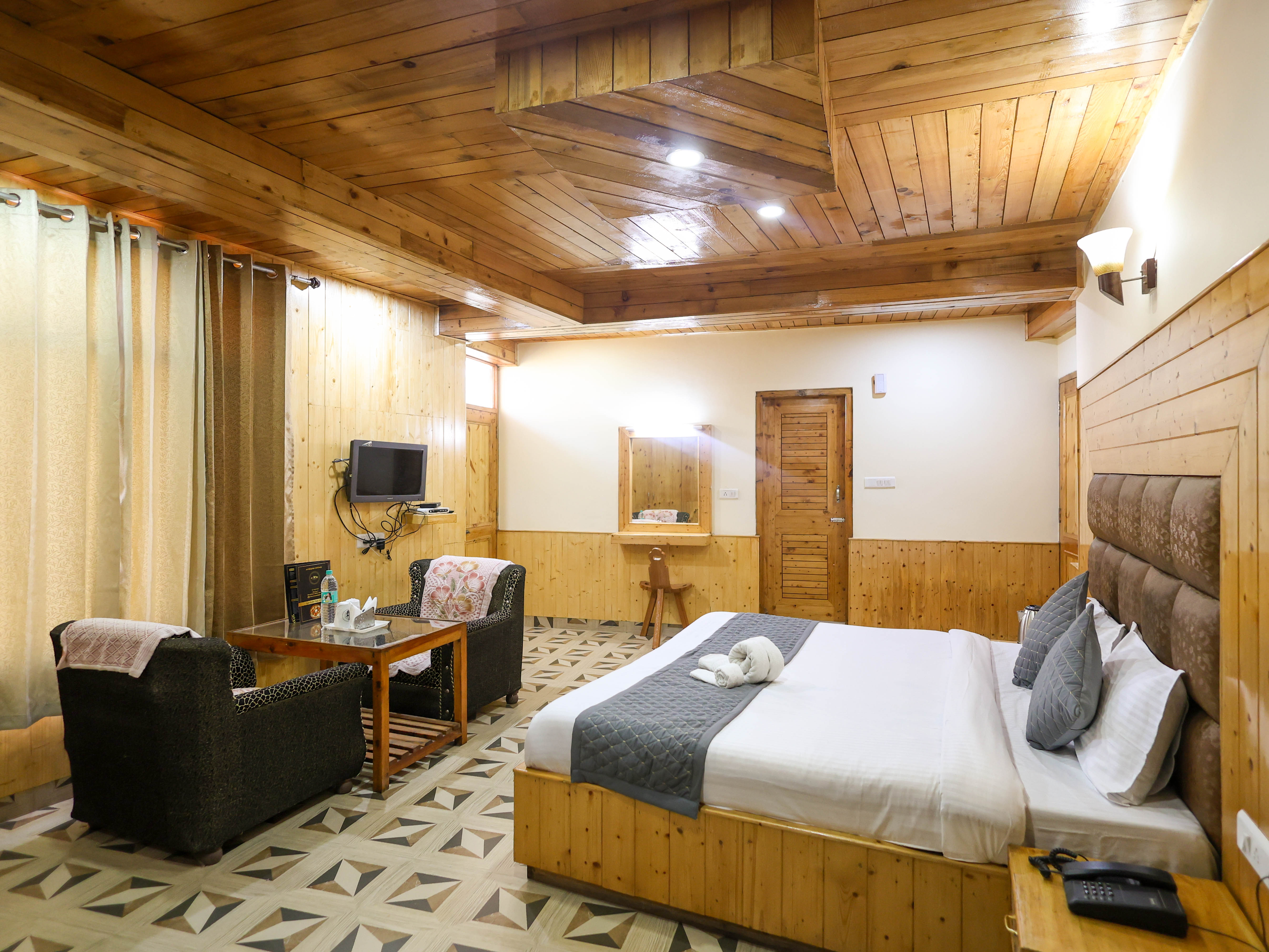 LUXURY ROOM WITH RIVER AND MOUNTAIN VIEW Gallery