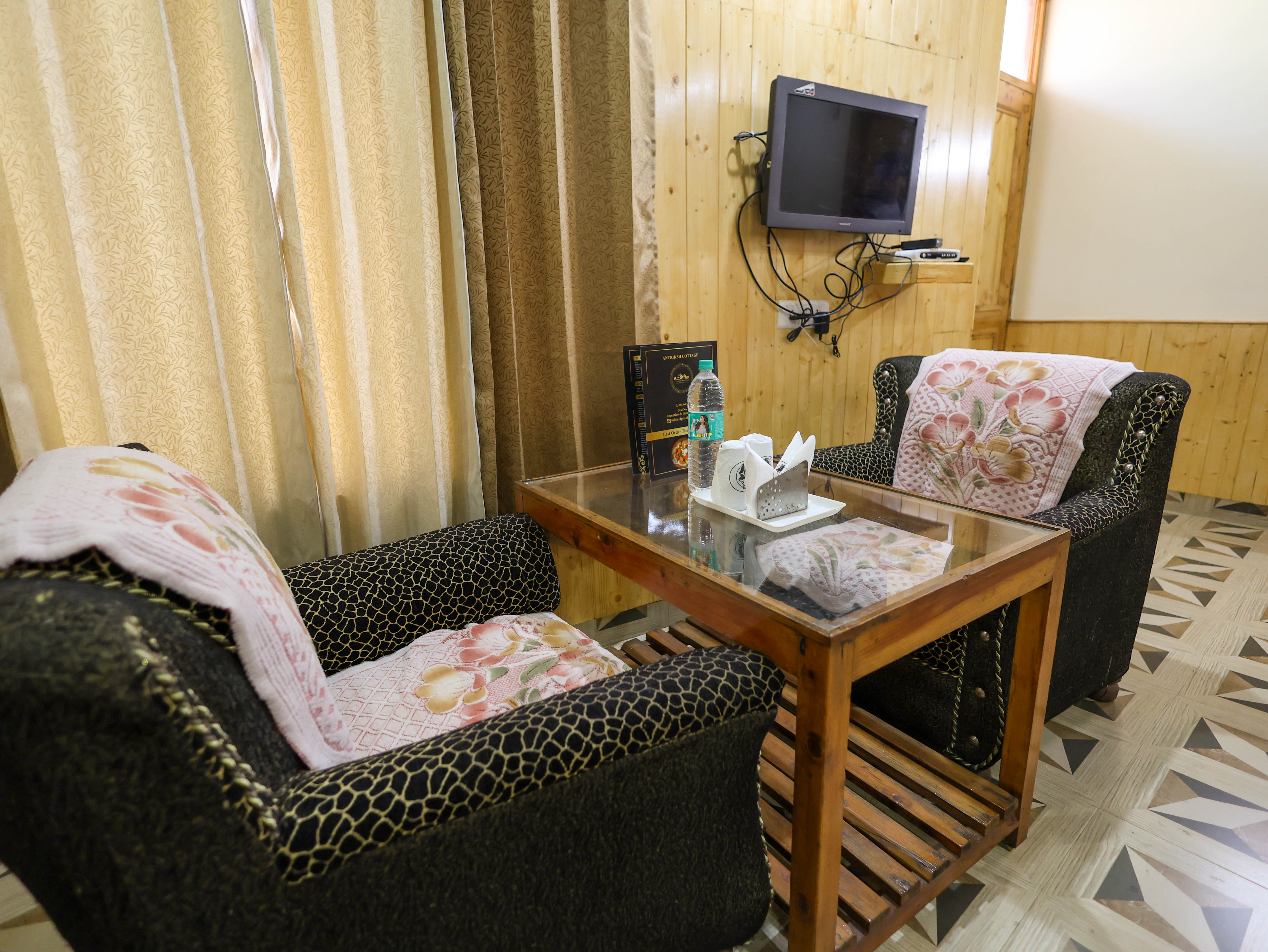 LUXURY ROOM WITH RIVER AND MOUNTAIN VIEW Gallery