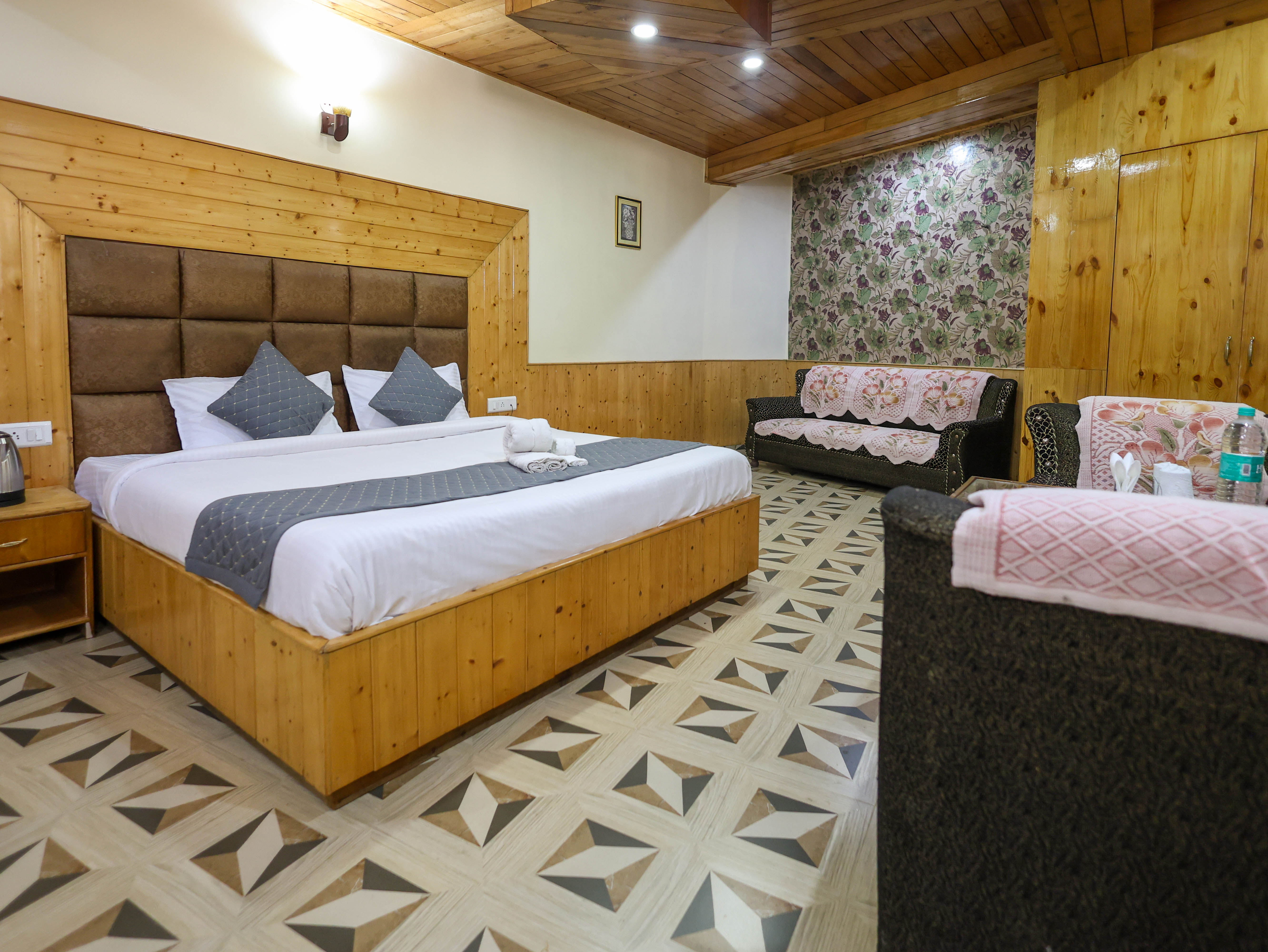 LUXURY ROOM WITH RIVER AND MOUNTAIN VIEW Gallery